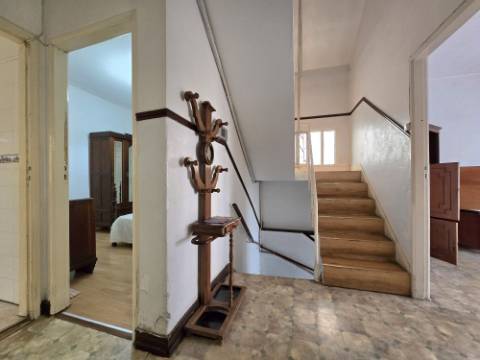 T5 Entrada Independente | Garagem | Peq. Quintal | Centro Gondomar