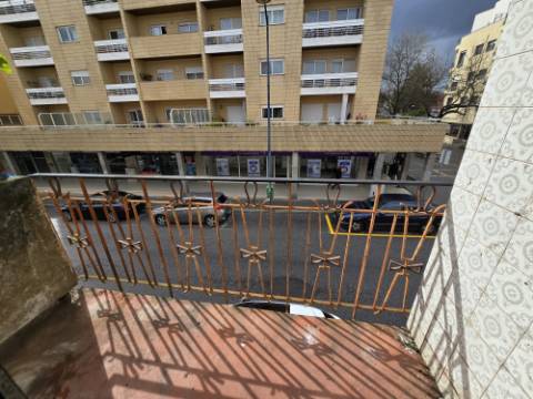 T5 Entrada Independente | Garagem | Peq. Quintal | Centro Gondomar