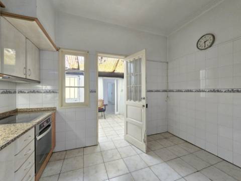 T5 Entrada Independente | Garagem | Peq. Quintal | Centro Gondomar