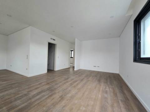 ANDAR MORADIA T2 RECUPERADO (NOVO) - VALBOM