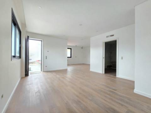 ANDAR MORADIA T2 RECUPERADO (NOVO) - VALBOM