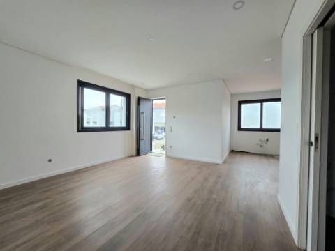 ANDAR MORADIA T2 RECUPERADO (NOVO) - VALBOM