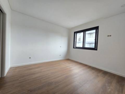 ANDAR MORADIA T2 RECUPERADO (NOVO) - VALBOM