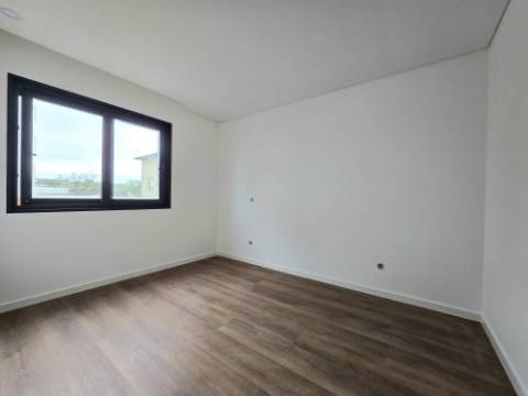 ANDAR MORADIA T2 RECUPERADO (NOVO) - VALBOM