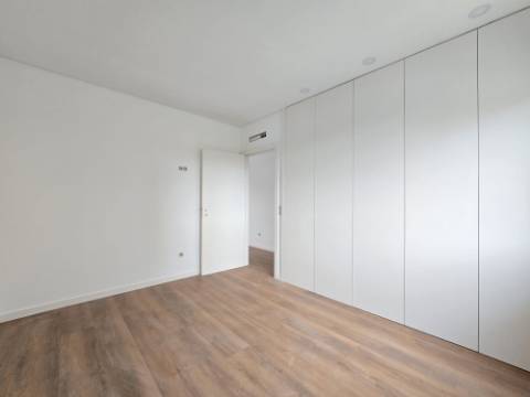 ANDAR MORADIA T2 RECUPERADO (NOVO) - VALBOM