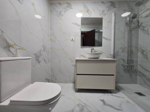 T2 C/ Lg Garagem e Arrúmos - Próximo Metyis