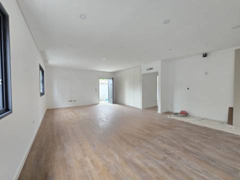 ANDAR MORADIA T2 RECUPERADO (NOVO) - VALBOM