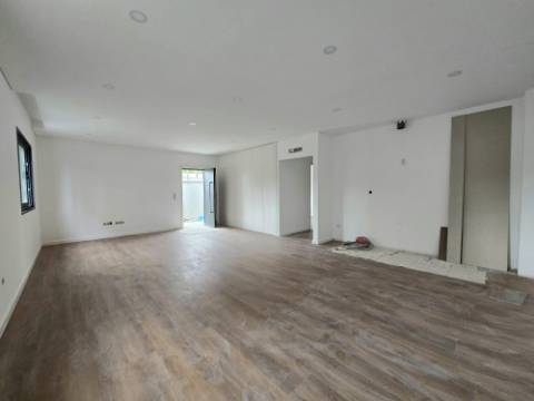 ANDAR MORADIA T2 RECUPERADO (NOVO) - VALBOM