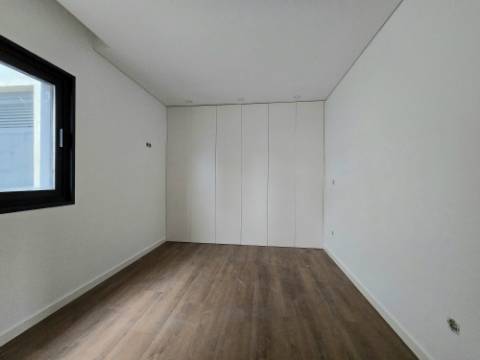 ANDAR MORADIA T2 RECUPERADO (NOVO) - VALBOM