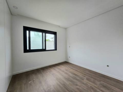 ANDAR MORADIA T2 RECUPERADO (NOVO) - VALBOM