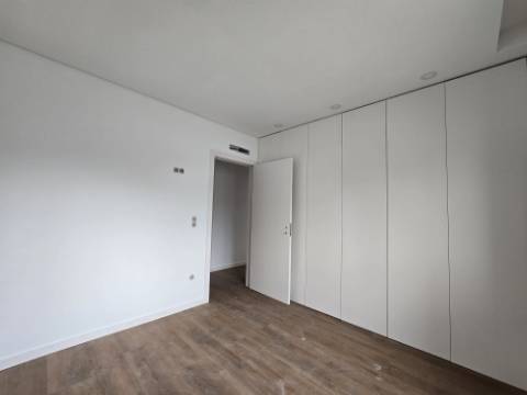 ANDAR MORADIA T2 RECUPERADO (NOVO) - VALBOM