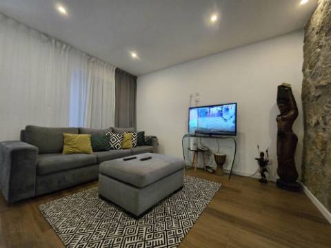 Moradia T2 (2 Suítes) Remodelada Valbom - A 5 min Freixo Porto
