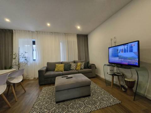 Moradia T2 (2 Suítes) Remodelada Valbom - A 5 min Freixo Porto