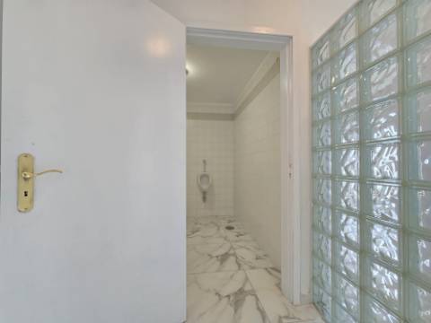 Espaço com Alvará para Clinica Dentária - São Cosme Gondomar