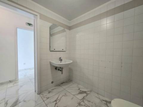 Espaço com Alvará para Clinica Dentária - São Cosme Gondomar