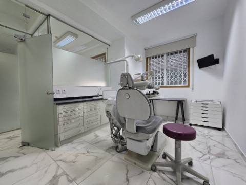 Espaço com Alvará para Clinica Dentária - São Cosme Gondomar
