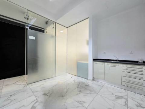 Espaço com Alvará para Clinica Dentária - São Cosme Gondomar