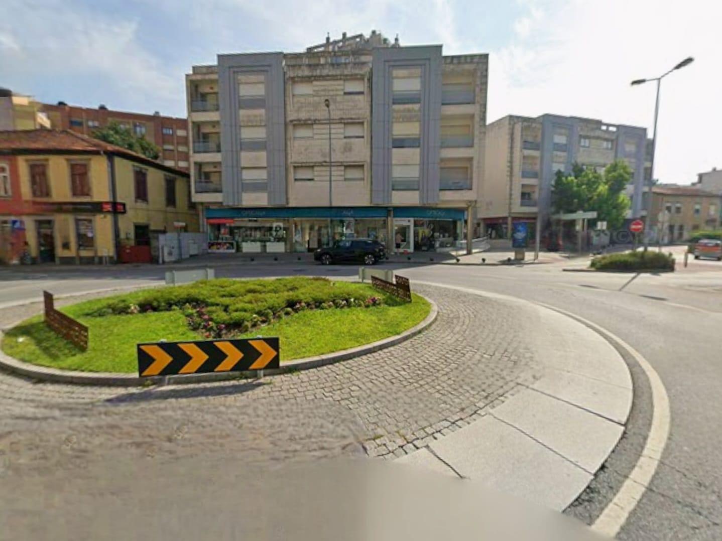 Apartamento T2| Lg Garagem 2 Carros | Localização Central São Cosme