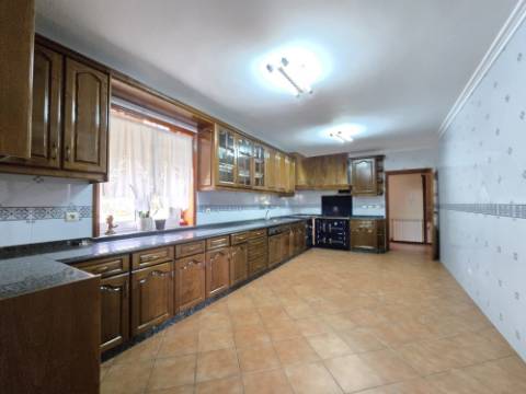 Moradia T4 c/ Sótão | Jovim | A 5 min Centro Gondomar