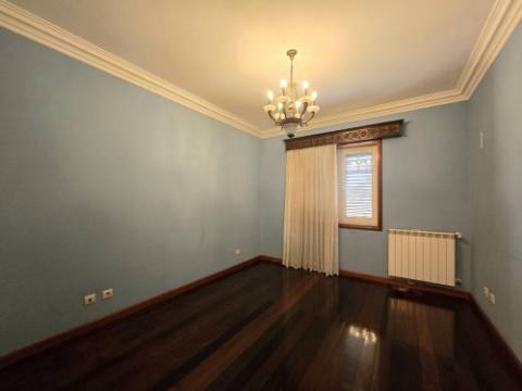 Moradia T4 c/ Sótão | Jovim | A 5 min Centro Gondomar