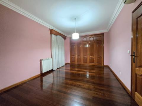 Moradia T4 c/ Sótão | Jovim | A 5 min Centro Gondomar