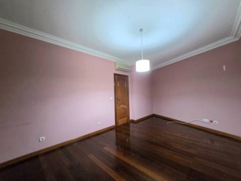 Moradia T4 c/ Sótão | Jovim | A 5 min Centro Gondomar