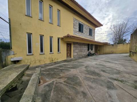 Moradia T4 c/ Sótão | Jovim | A 5 min Centro Gondomar