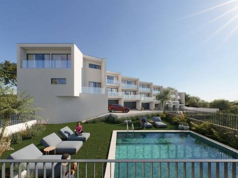 Moradias T3 Novas 3 Frentes | Condomínio c/ Piscina | São Cosme