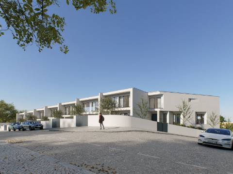 Moradias T3 Novas 3 Frentes | Condomínio c/ Piscina | São Cosme