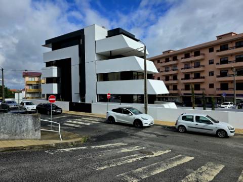 T1 Terraço (29m2) |Lg. Garagem e Arrumos | SÃO COSME