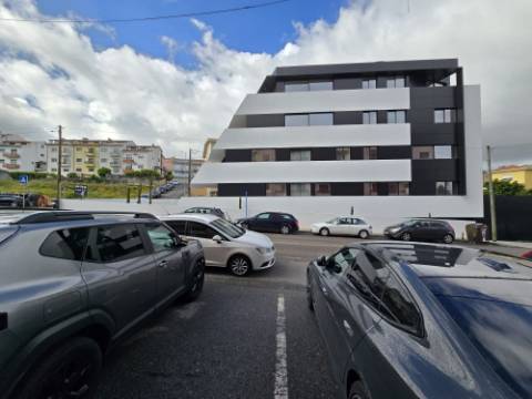 T2 c/ Lg. Garagem 2 Carros e Arrumos | SÃO COSME