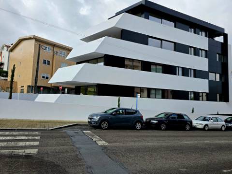 T2 c/ Lg. Garagem 2 Carros e Arrumos | SÃO COSME