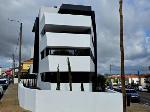 T2 c/ Lg. Garagem 2 Carros e Arrumos | SÃO COSME
