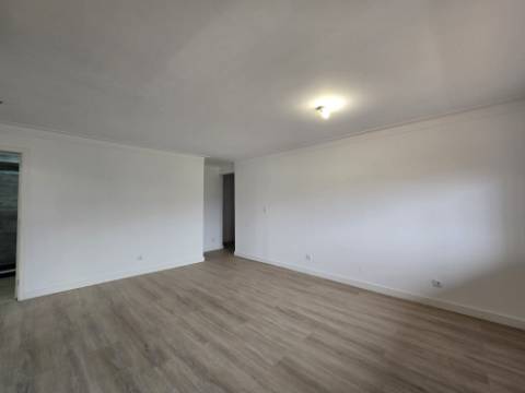 APARTAMENTO T2 - A 2 km Estação RIO TINTO