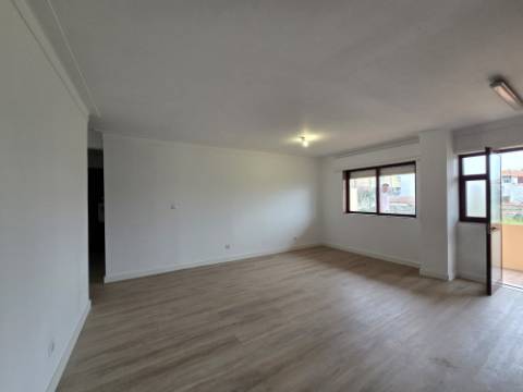 APARTAMENTO T2 - A 2 km Estação RIO TINTO