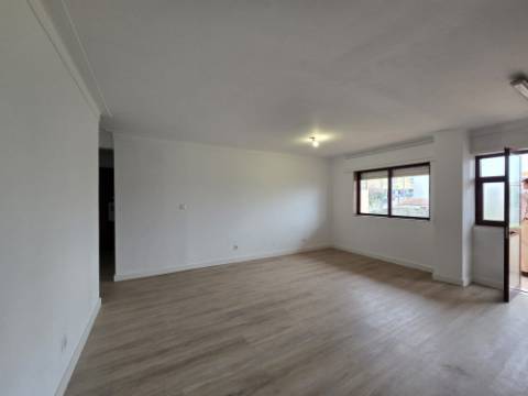 APARTAMENTO T2 - A 2 km Estação RIO TINTO