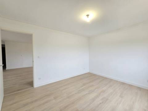 APARTAMENTO T2 - A 2 km Estação RIO TINTO