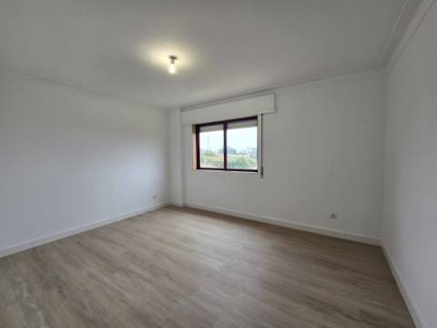 APARTAMENTO T2 - A 2 km Estação RIO TINTO