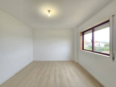 APARTAMENTO T2 - A 2 km Estação RIO TINTO