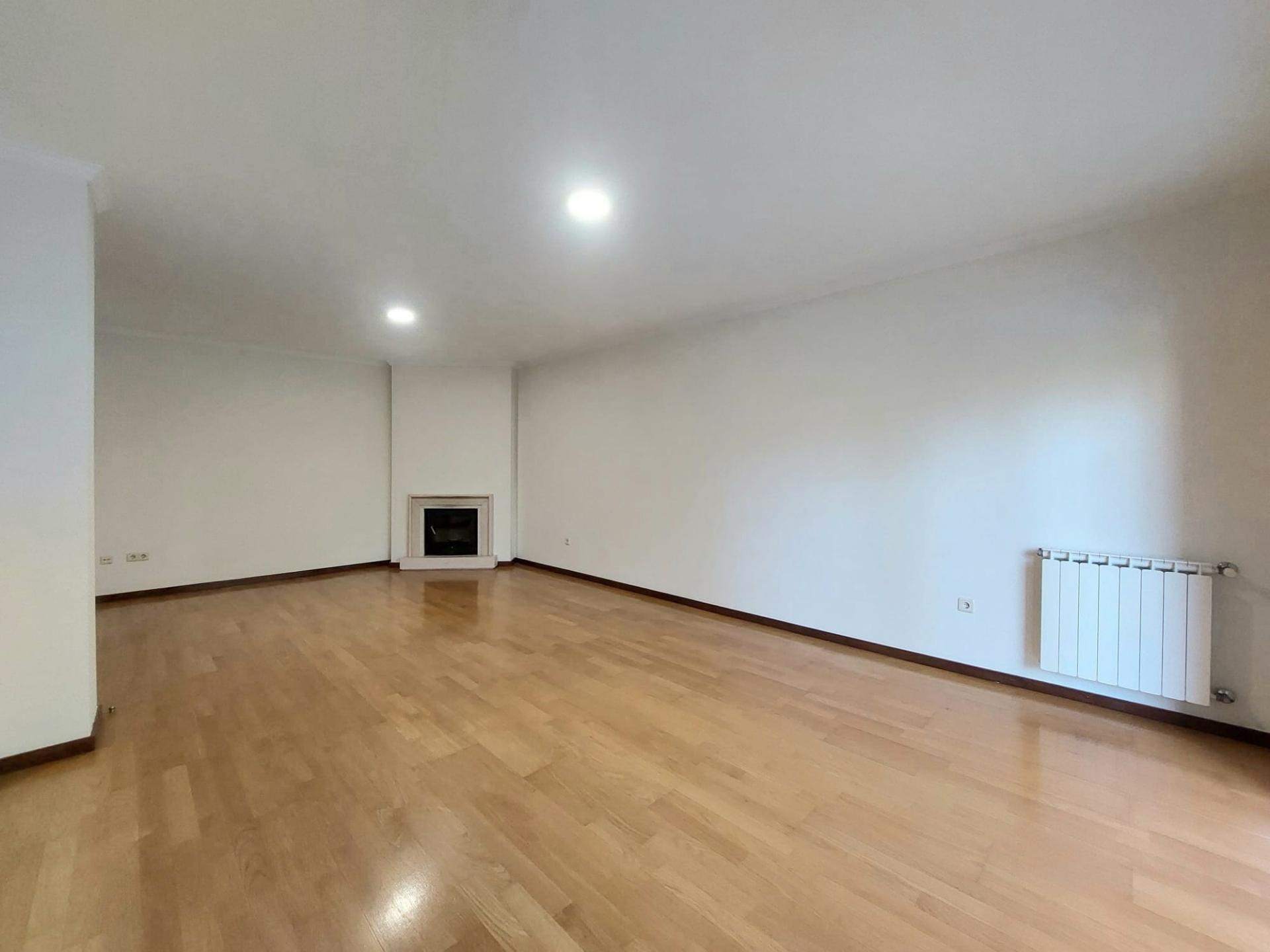 T2 PRONTO A HABITAR | Suite | Garagem Fechada