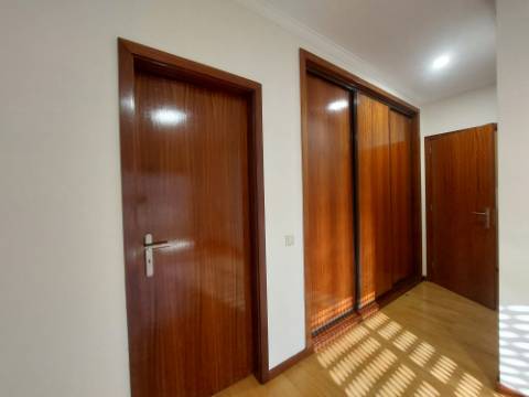 T2 PRONTO A HABITAR | Suite | Garagem Fechada
