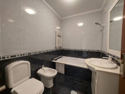T2 PRONTO A HABITAR | Suite | Garagem Fechada
