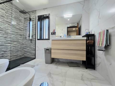 T2 Excelente Estado | Lg Garagem e Arrumos | Jovim