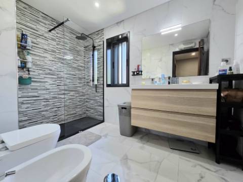 T2 Excelente Estado | Lg Garagem e Arrumos | Jovim