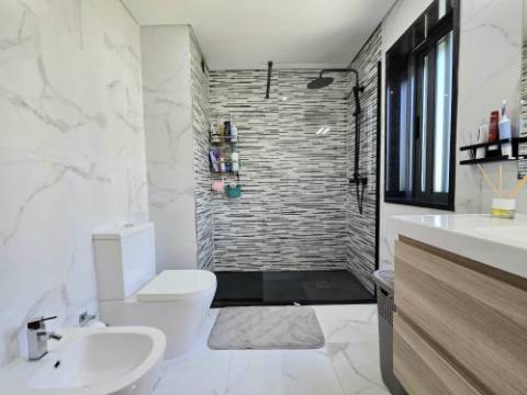 T2 Excelente Estado | Lg Garagem e Arrumos | Jovim