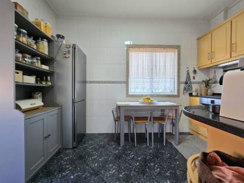 Andar Moradia T2 | Área Exterior Privativa (86m2) c/ Salão e Churrasqueira | Jovim