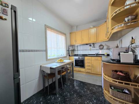Andar Moradia T2 | Área Exterior Privativa (86m2) c/ Salão e Churrasqueira | Jovim