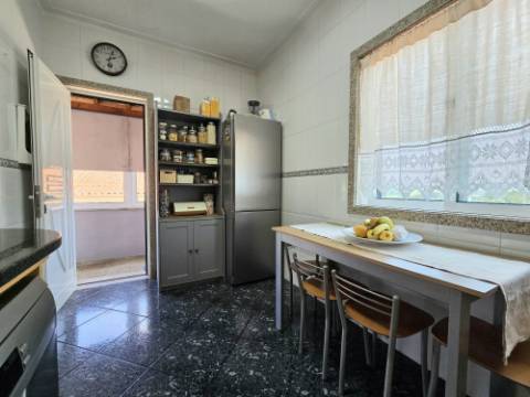 Andar Moradia T2 | Área Exterior Privativa (86m2) c/ Salão e Churrasqueira | Jovim