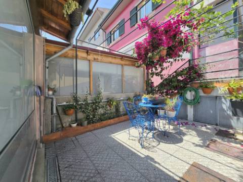 Andar Moradia T2 | Área Exterior Privativa (86m2) c/ Salão e Churrasqueira | Jovim