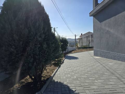 Andar Moradia T3 Renovado ! Área Exterior Privativa | Entrada Independente ! Valbom